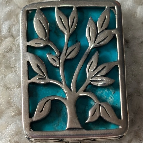 Vintage Collection of Turquoise and Sterling Silver Jewelry - Picture 6 of 10